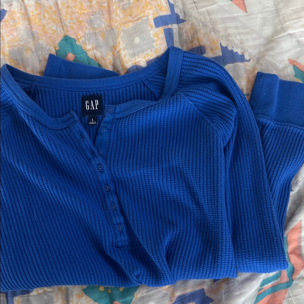 GAP Electric Blue Waffle Raglan Henley